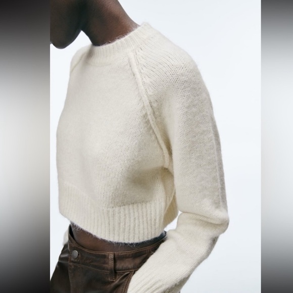 CROPPED COZY KNIT SWEATER - Picture 2 of 4